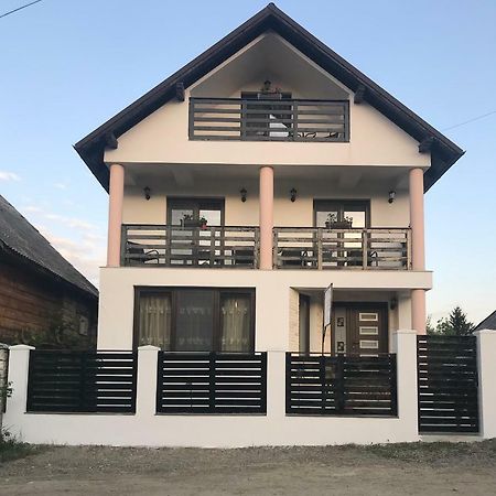 Гостевой дом Casa Bianca Oncesti Экстерьер фото
